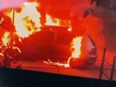 Дронова атака російських військ спалила дві автівки в Корабельному районі Херсона
