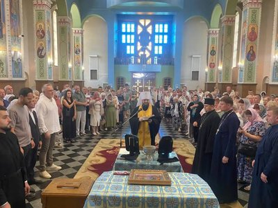 Ікони на бронеплитах для принца Гаррі та Річарда Сміта освятили у Рівному