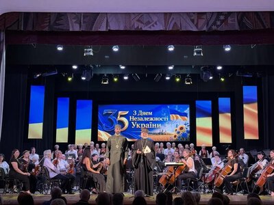 Переселенці з Херсонщини відвідали концерт у Черкасах до Дня Незалежності