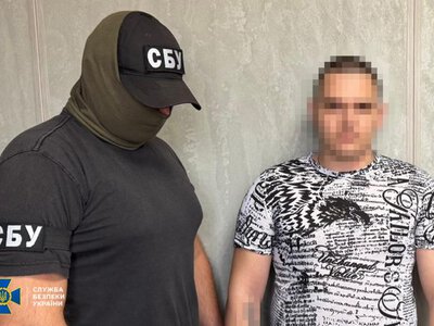 СБУ затримала коригувальника, який встановлював замасковані смартфони для наведення атак Росії по західних областях України