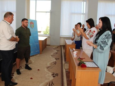 Герої серед нас: кого та за що таємно відзначили в Іршаві у День Незалежності (СПИСОК)
