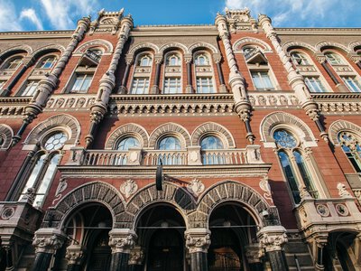 Нацбанк випустив унікальну монету зі срібла до 35-річчя незалежності України (фото)