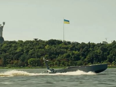 “Промисловість, яка відповідає викликам війни”: Зеленський показав ефектні кадри з “роботизованого” параду
