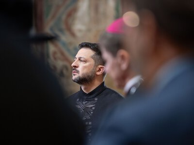 “Постійно поруч ризик, що війну спробують утихомирити за рахунок української незалежності”: Зеленський під час урочистостей