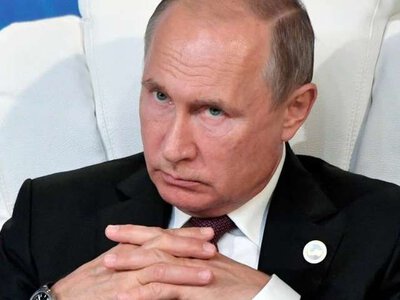 Путін на тлі 40-тонної гармати насмішив мережу: фото стало приводом для жартів