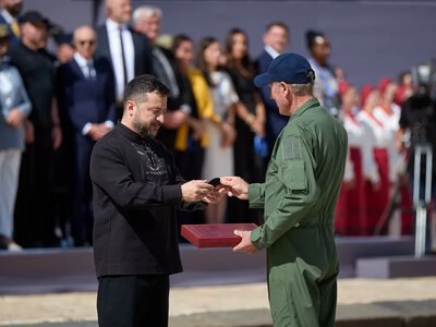 Президент присвоїв звання Героя України командиру авіаланки ДСНС Петру Насіковському