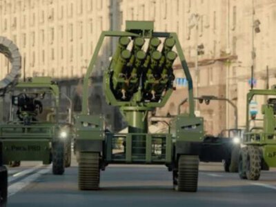 У Києві Хрещатиком пройшов парад наземних роботизованих комплексів (відео)