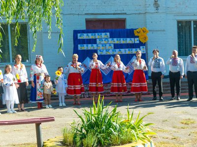 «Єдина родина — вільна Україна!»: в Озерах відзначили 298-річчя села та зібрали понад 11 тисяч гривень для ЗСУ