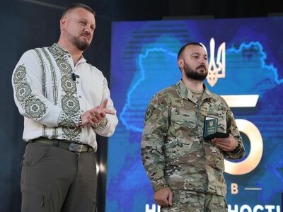 Військові, правоохоронці та діячі культури: у Чернівцях вручили відзнаки з нагоди Дня Незалежності