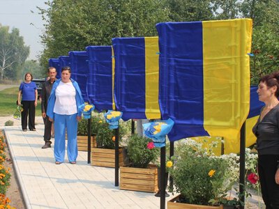 У селі на Чернігівщині спільними зусиллями облаштували Алею пам’яті