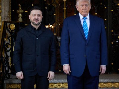 Зеленський показав привітальний лист від Трампа та порівняв його слова зі звуком ракет Patriot