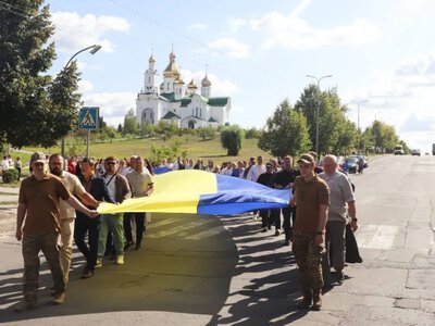 У Вараші пронесли 100-метровий прапор у День Незалежності