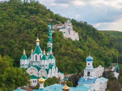 У Святогірській лаврі загинув чернець, ще двоє поранені: поліція розслідує напад на братію