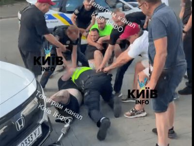 На День Незалежності побилися патрульні та двоє ветеранів з протезами