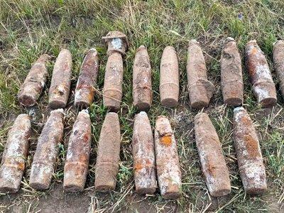На Дубенщині піротехніки знешкодили 18 артснарядів часів Другої світової війни