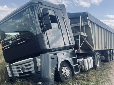 Неподалік Рівного пʼяний водій спричинив ДТП за участі вантажівки