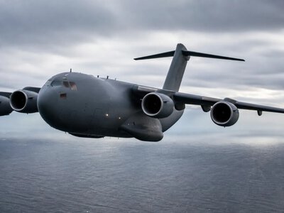 У російському аеропорту «Внуково» приземлився американський військовий літак – ЗМІ