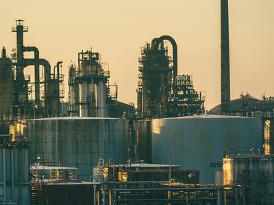 Казахстанський НПЗ нарощує постачання до Росії на тлі продовження ударів України