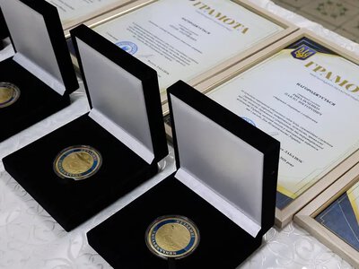 На Хмельниччині військових і медиків відзначили до Дня Незалежності України