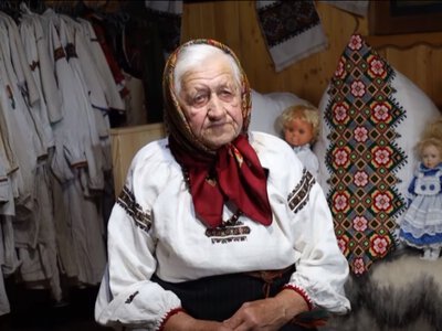 Бабуся Марічка з Косівщини у 85 років зібрала понад 80 тисяч підписників гумором та давніми піснями (ВІДЕО)
