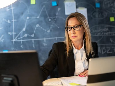 Майже дві третини освітян використовують ШІ, але лише 6,7% закладів мають чіткі правила – дослідження