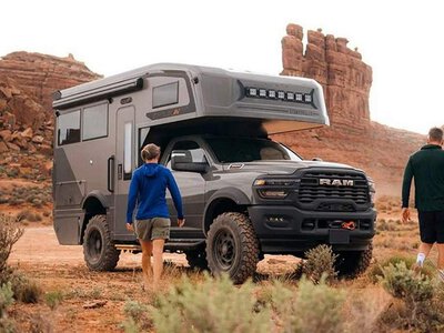 Американці створили кемпер на базі пікапа RAM за майже 300 тисяч доларів (ФОТО)