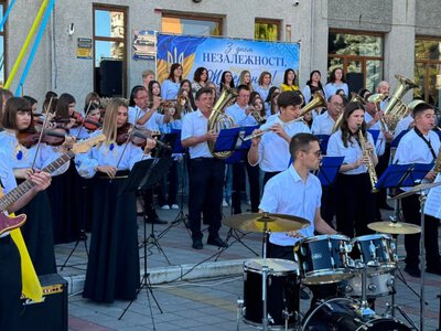 Смаколики, традиції та допомога ЗСУ: у Жмеринці провели благодійний ярмарок