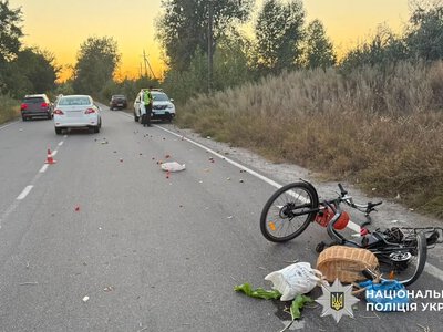 У Горішніх Плавнях Toyota зіткнулася з електровелосипедом: травмувалася 62-річна жінка