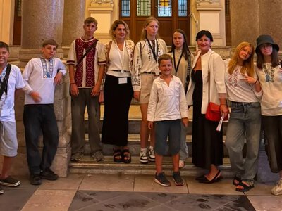 Діти загиблих захисників з Хмельниччини провели канікули на узбережжі Італії