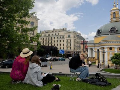 Зміна погоди в Україні: балканський циклон принесе зливи, грози та нічне похолодання до +8°С