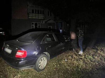У Рівному нетверезий водій Audi в`їхав у дерево