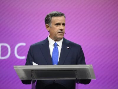 Директор ЦРУ прилетів до Москви: США попросили Україну призупинити удари по рф на час візиту