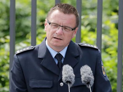 У Німеччині поліцейського профспілкового лідера звинуватили в насильстві біля Берлінської стіни