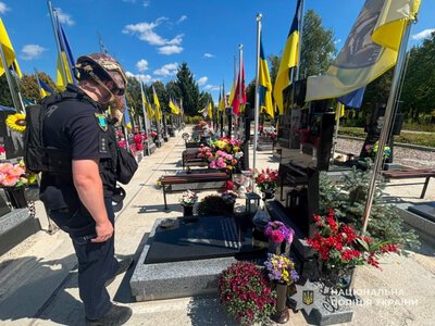 На Сумщині невідомі пошкодили поховання захисників на Алеї Слави