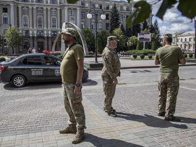 У ТЦК немає особливих прав на зброю: адвокат пояснила, коли її все ж можуть застосувати