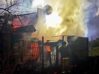 Горить будинок, поранено дітей: росіяни знову атакували Чернігів
