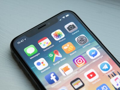 Закривати застосунки свайпом не потрібно: чому смартфон від цього страждає