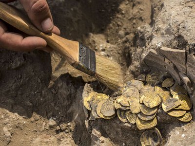 У Польщі знайшли могилу 17-річної «вампірки» із серпом на шиї