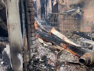  У Херсоні через влучання дрона виникла пожежа на території торговельних точок. ВІДЕО 