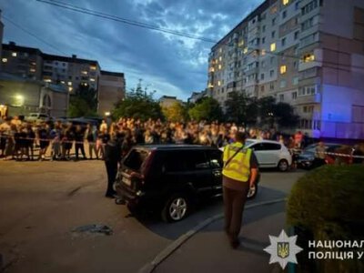 Напад на групу оповіщення ТЦК у Тернополі: один військовий у лікарні, пошкоджене авто