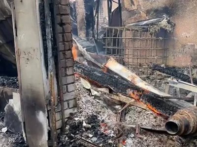 Дрон РФ влучив у торговельні точки Херсона, зайнялась пожежа