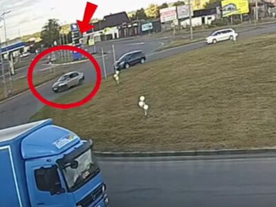 У Сарнах патрульні врятували водійку, яка знепритомніла за кермом