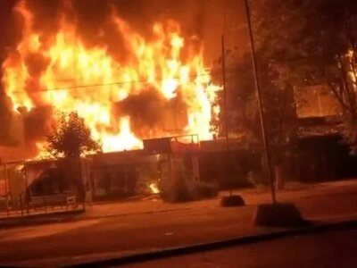 Внаслідок нічної атаки на Таврійському згорів торговельний обʼєкт із легендарною кавʼярнею - Херсон Daily