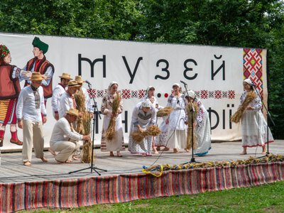 Давній Галич кличе на свято врожаю та українських традицій