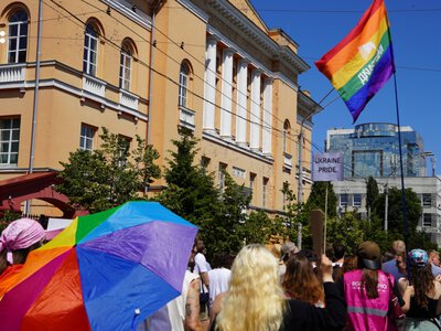 Навіщо анти-ЛГБТІК-риториці Європа: що показав аналіз ГО «Бюро «Ми – є!»