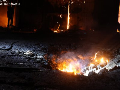 Пожежі після нічної атаки: ворог ударив по підприємствах у Запоріжжі
