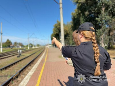 Шосткинські поліцейські попереджають дітей про небезпеку зачепінгу
