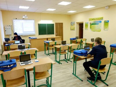 На Донеччині з 1 вересня призупинять роботу двох шкіл та дитсадка