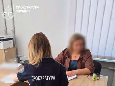 На Буковині посадовицю відділу освіти та підрядницю обвинувачують у розтраті 1,1 млн грн
