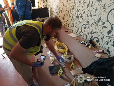 У Сумах поліцейські ліквідували склад наркотиків та психотропів на понад мільйон